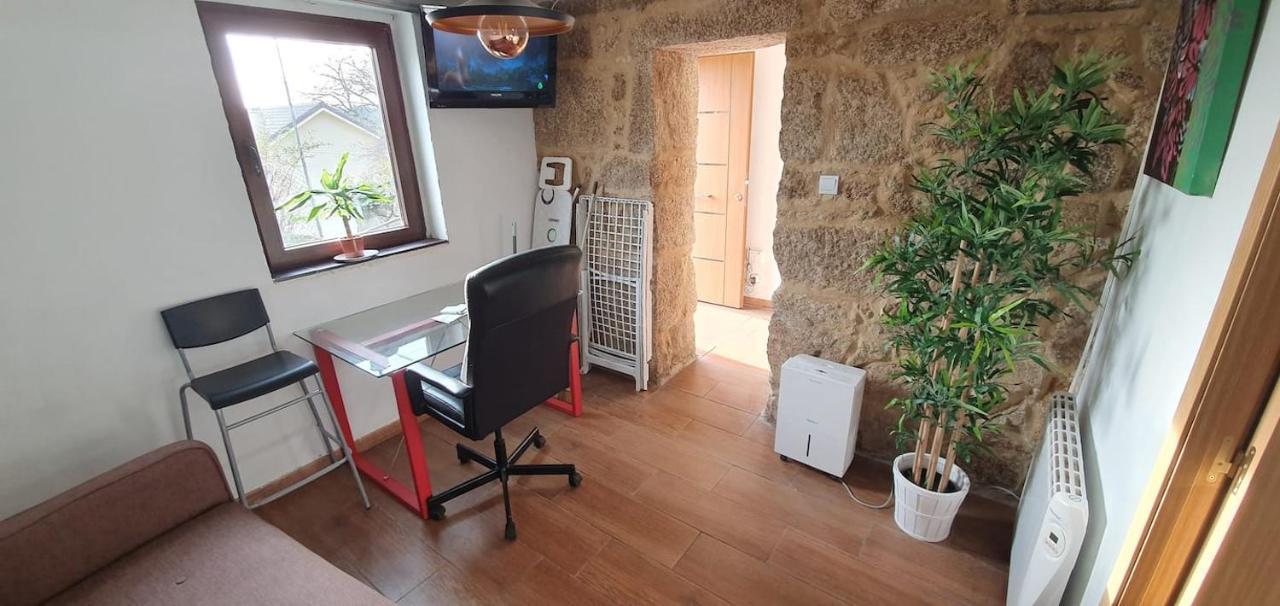 Casa De Piedra Tipica Villa ซานติอาโก เด กอมโปสเตลา ภายนอก รูปภาพ